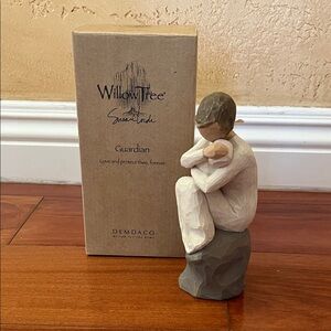 NWT Willow Tree Guardian Figurine